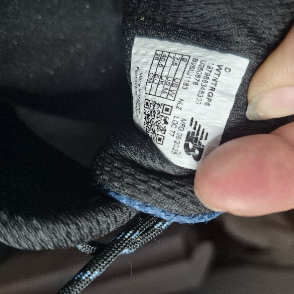 New Balance Blue Trail Running Shoes with Yellow Logo - Picture 10 of 10